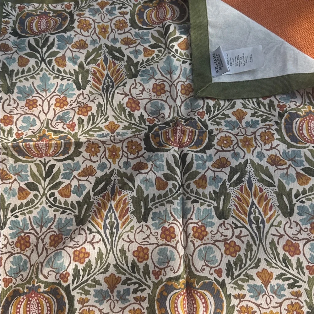 Williams Sonoma White Napkin with Olive Border